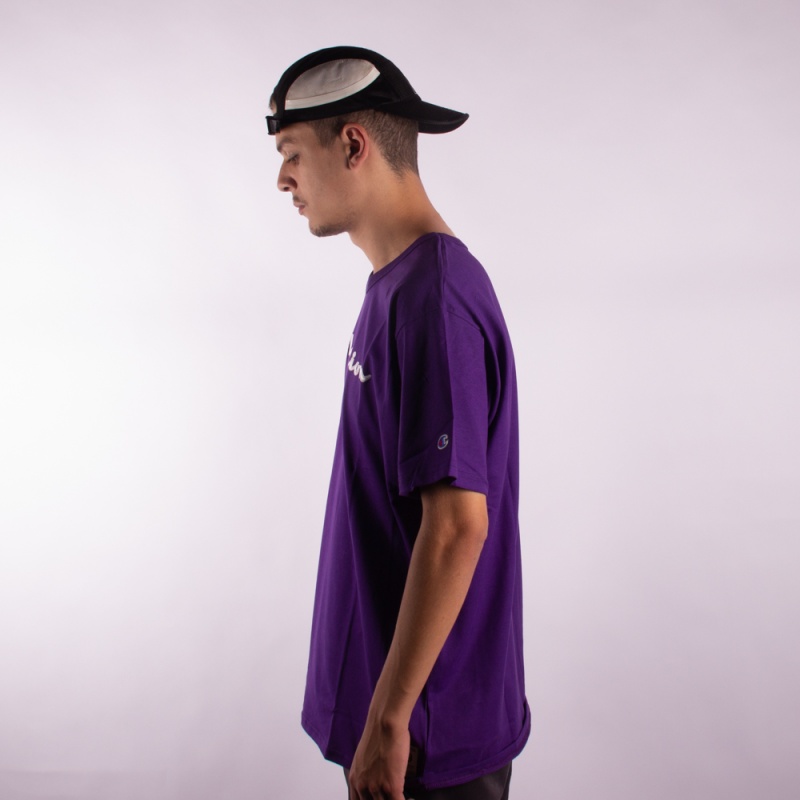 Camiseta Champion Embroidery Trad Logo Script Lilas